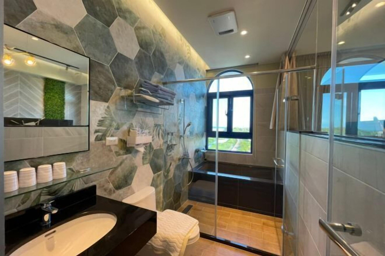 Bathroom 5, Bohemia homestay, Hualien
