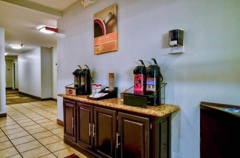 Food & Drinks 5, Studio 6 Suites Hesperia, CA – West Main Street – I-15, San Bernardino