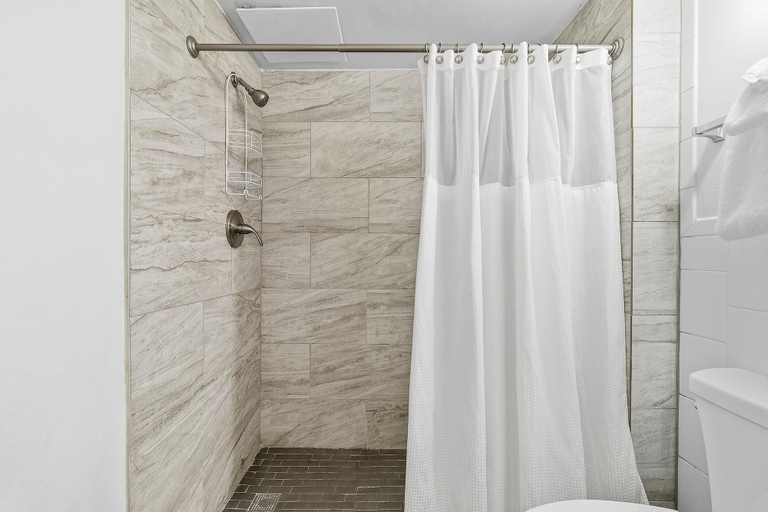 Bathroom 3, Oceanside Inn 313, Volusia