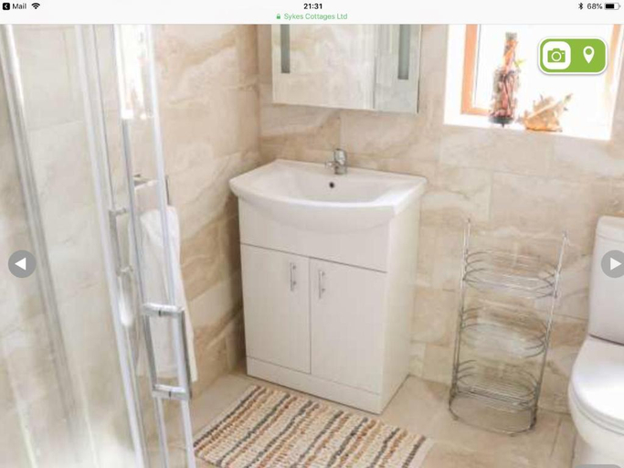 Bathroom, Reek View - Two Bedroom cottage