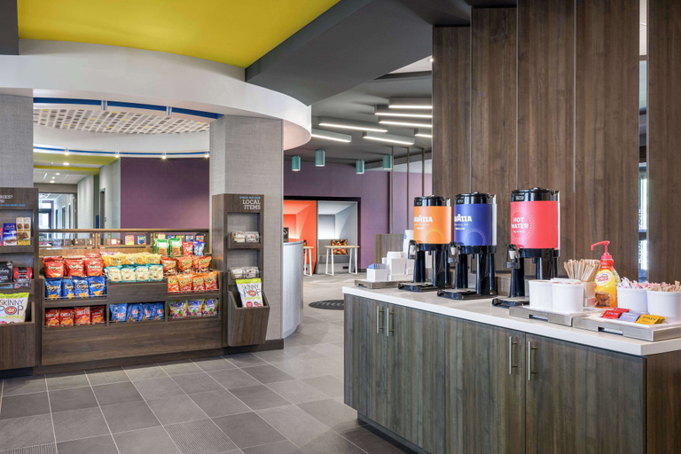 Food & Drinks 5, Tru by Hilton Norco Eastvale, Riverside
