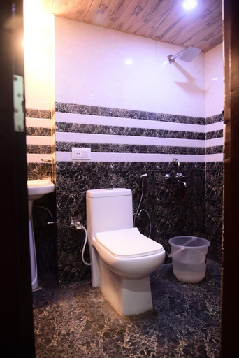 Bathroom 4, Aatithi Hotel By GRB, Meerut