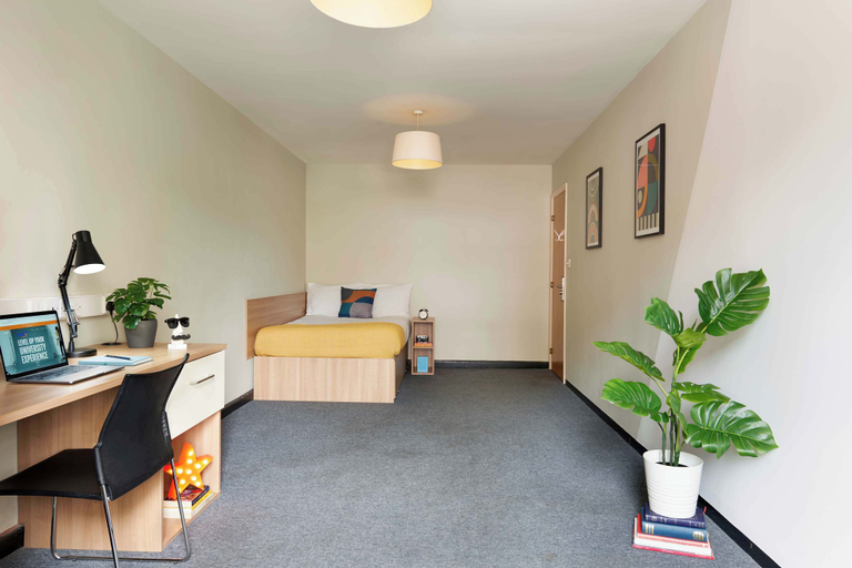 Room 3, For Students Only Rooms in Bristol, Bristol