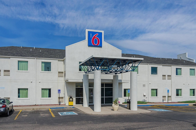 Exterior & Views 2, Motel 6 Wheatland, WY, Platte