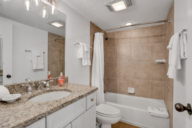 Bathroom 3, Dual Suites & Ocean Views at Sandcastles Villas Pool, 2 Balconies & Golf, Nassau