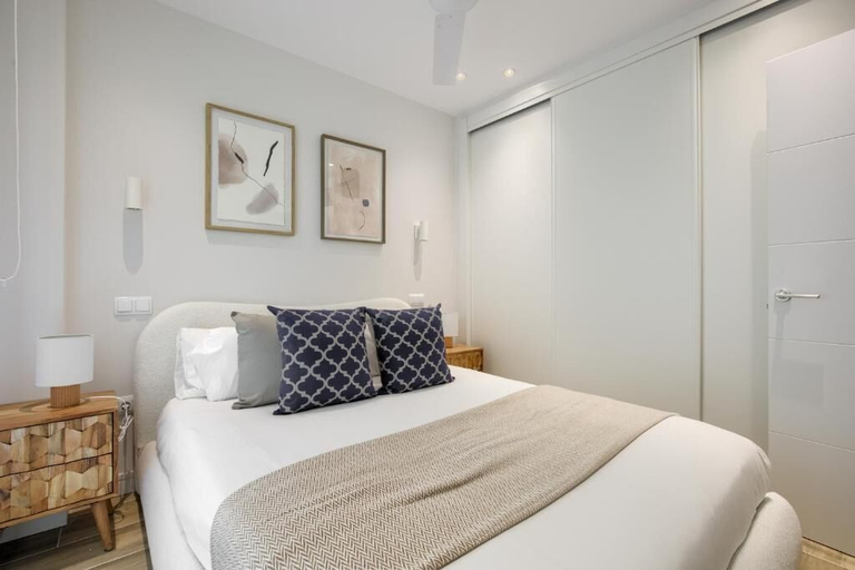 Room 5, Dobo Madrid Pinar Aptos Temporales, Madrid