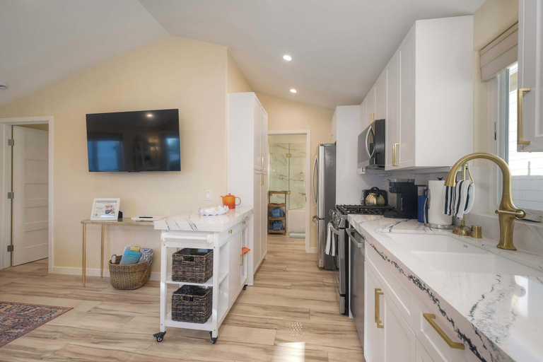 Private kitchen 5, Monarch Cove - Unit C For 4ppl, San Diego