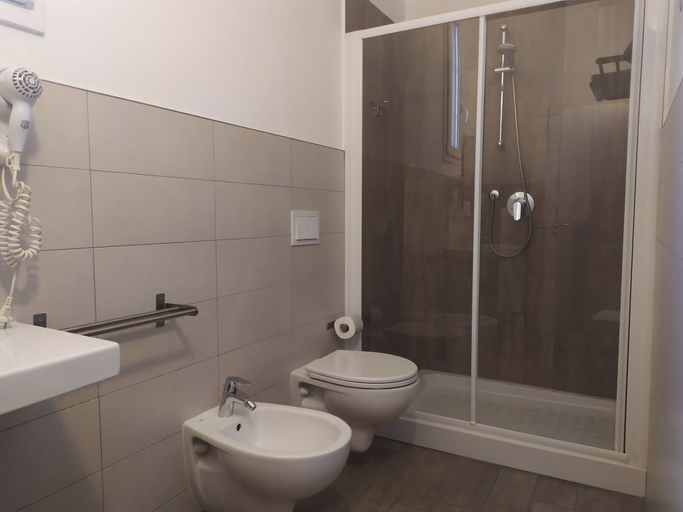 Bathroom 4, Le Stanze, Bologna