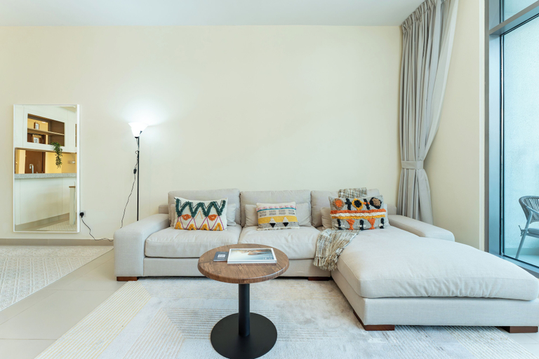 Living area 2, PVH - Acacia - Spacious 1BR - Park Front, Dubai