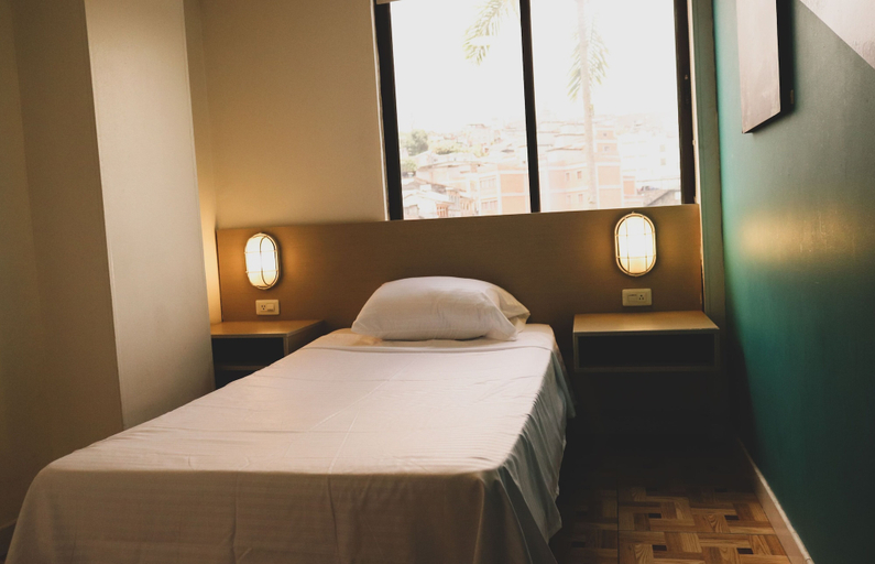 Bedroom 4, Hotel California Blue, Manizales