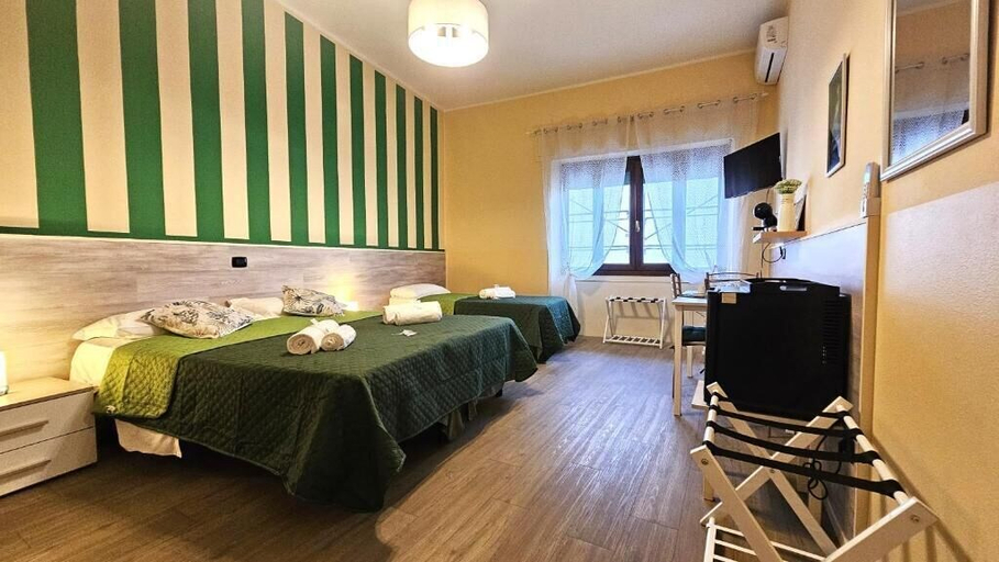 Room 3, Opera e tLove, Verona