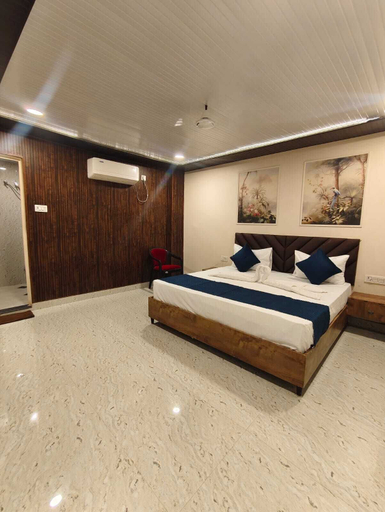 Room 3, Laxmi Vilas, Varanasi