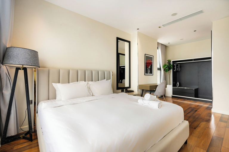 Room 2, MADISON Premier Residence, District 1