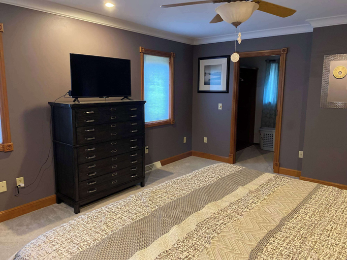 Room 5, Lilly Pad Landing, Oneida