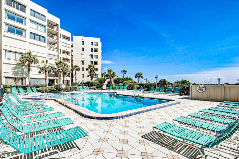 Pool 2, Completely Renovated Oceanfront Condo W/washer/dryer & Shared Pool/tennis, Nassau