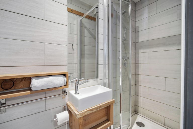 Bathroom 5, Chalet Auberge Les Mélèzes, Savoie