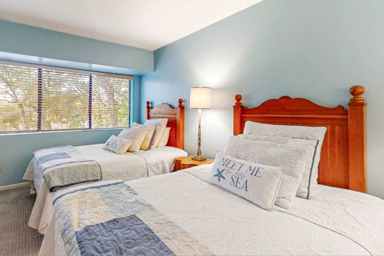 Room 4, Dog-friendly Oceanfront Getaway With Shared Pool & Central AC, Nassau