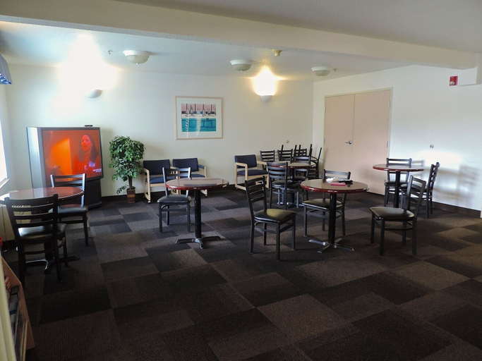 Food & Drinks 5, Motel 6 Seaside, Clatsop