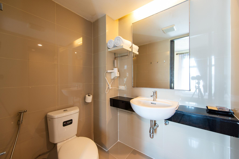 Bathroom 4, BB House Mini Suite Hotel, Wang Thonglang