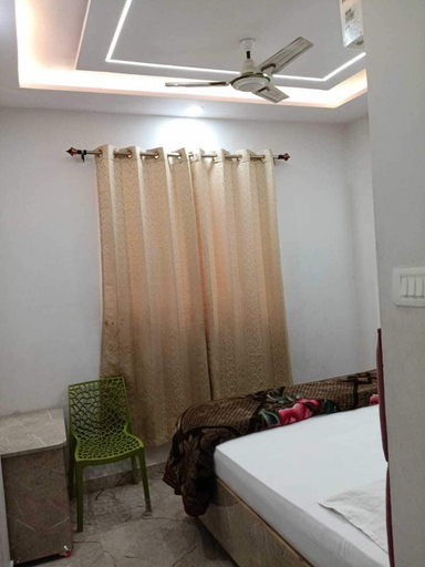 Room 3, Apna Banaras Paying Guest House, Varanasi