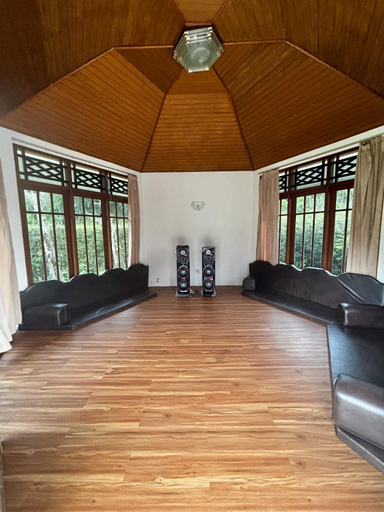 Others 3, Villa Bougenville 2 B 1 PRIVATE POOL, Bogor