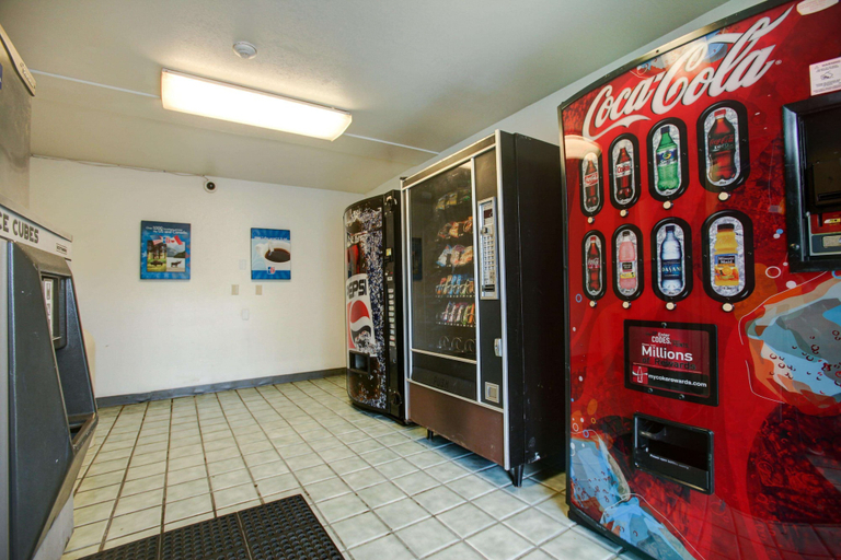 Food & Drinks 5, Motel 6 Elkton, MD, Cecil
