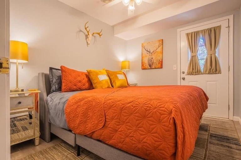 Room 2, FIREFLY LODGE E, Sevier