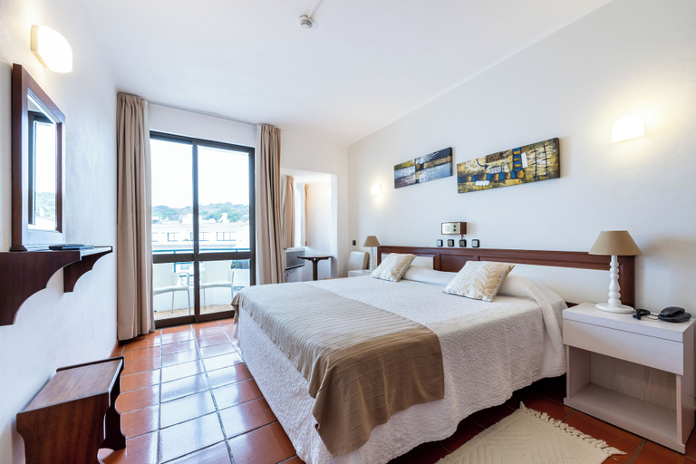 Room 4, Salema Beach Hotel, Vila do Bispo