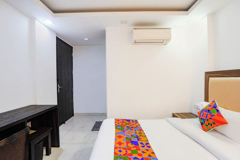 Room 5, Via Anand Mukesh Residency - Greater Kailash, Delhi