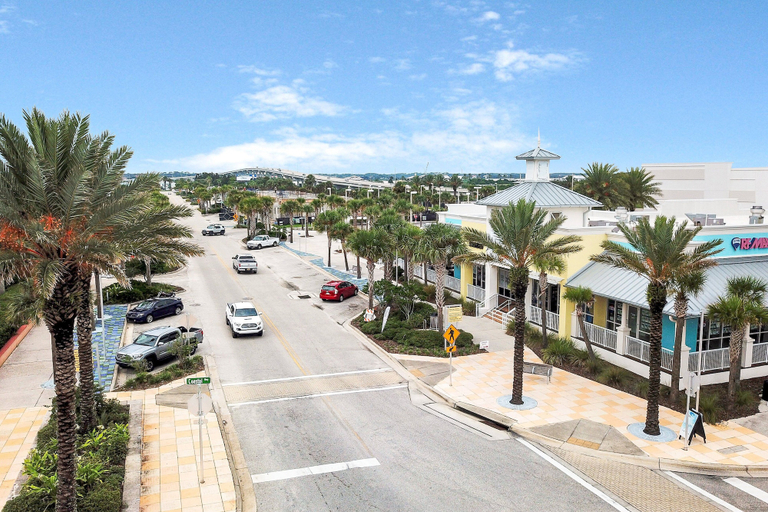 Parking, Oceanfront Home w/ two Kitchens, Furnished Patio & Balcony, & Beach Access, Saint Johns