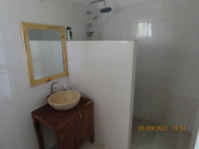 Bathroom, Palmtreeresortbwejuu, Kusini