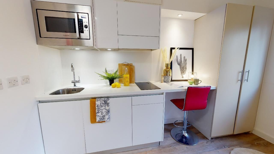 Private kitchen, Student Only The Pad, Surrey
