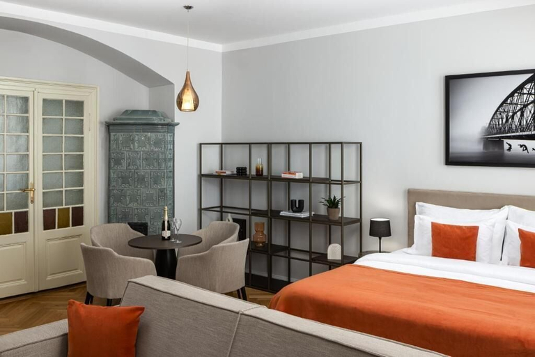 Room 2, The Bridge Residence by Little King, Praha 1