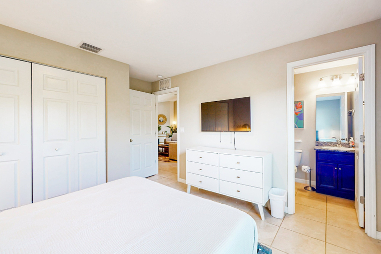 Room 5, Dog-friendly Home With an 8 Minute Walk to Beach Access, Flagler