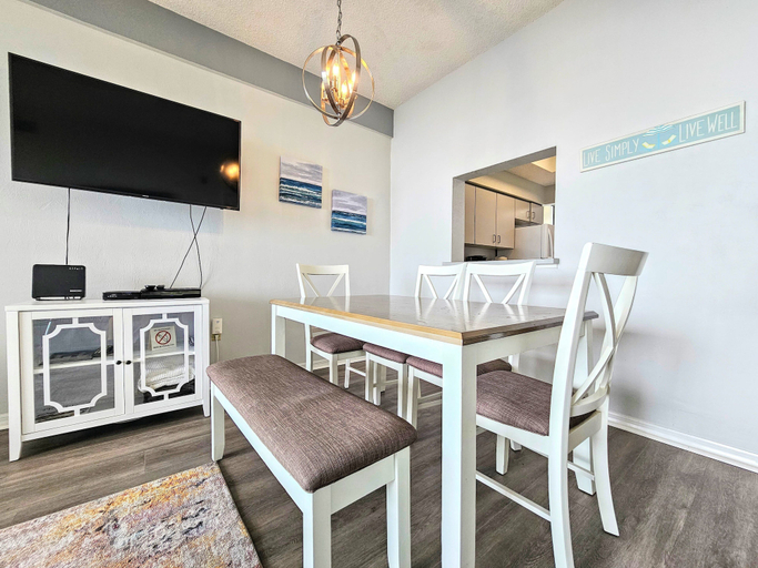 Room 2, Breathtaking 5th Floor Ocean Views. Corner Unit Wraparound Balcony! 3 Pools, Flagler