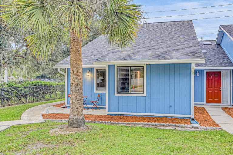 Exterior 3, Charming Home Near Beach & Golf With Central AC & Patio - Dog-friendly, Flagler