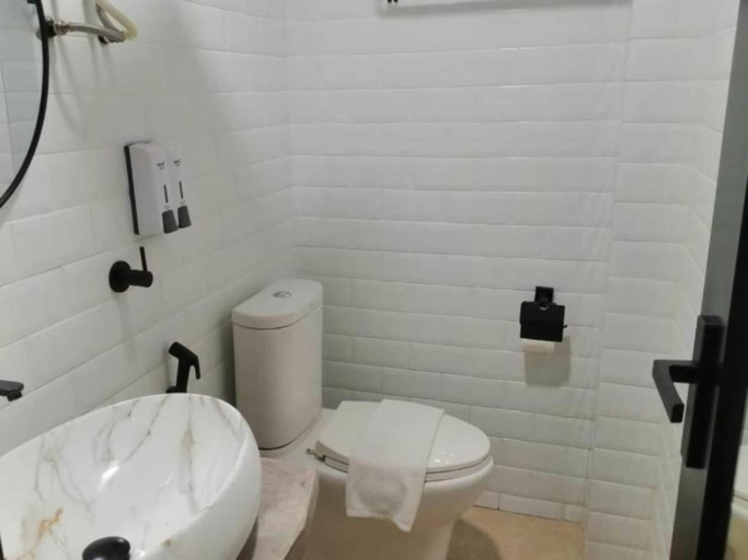 Bathroom 3, Smile Hotel Cheras Taman Segar, Kuala Lumpur