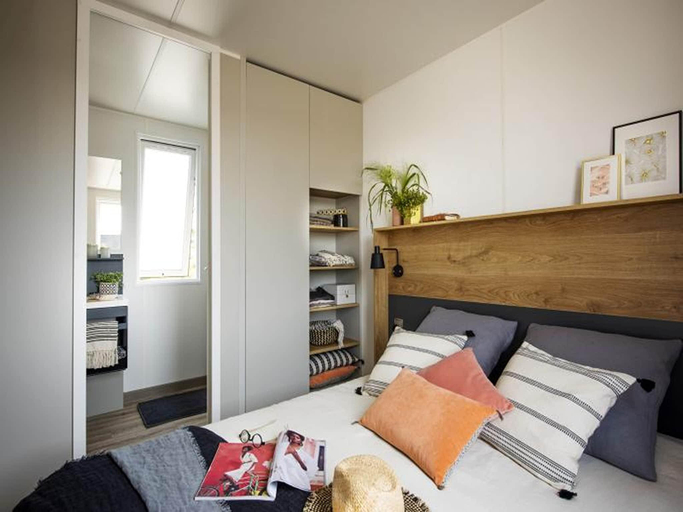 4, Chalet by Hegermeer with Harbor Access, Wymbritseradiel