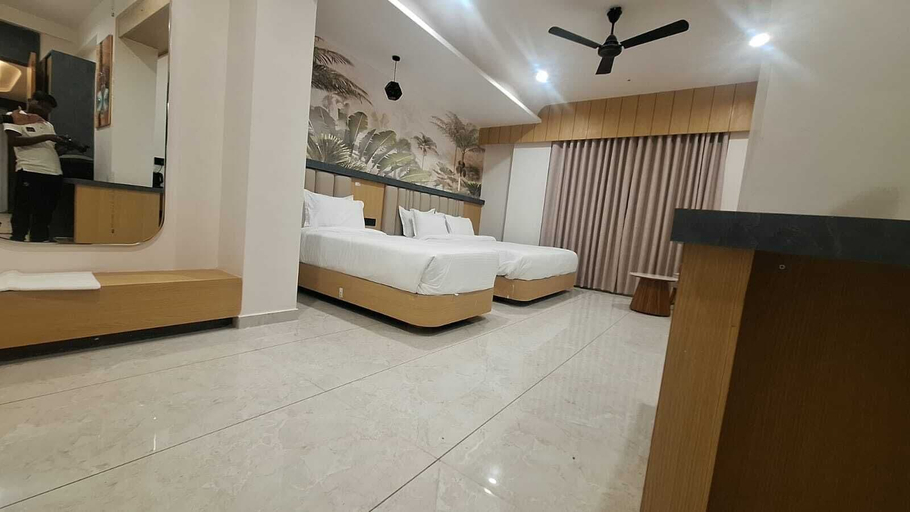 Room 4, White Panda Hotels Shree Radhe, Devbhumi Dwarka