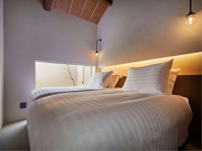 Bedroom, Oncri, Saga