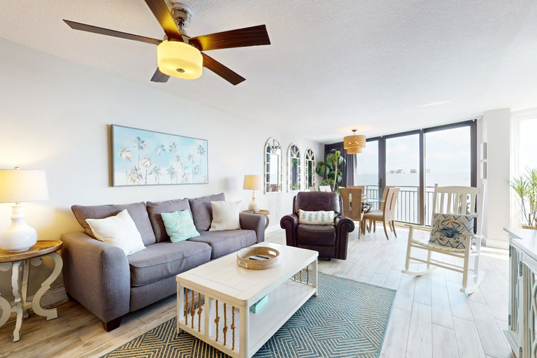 Living area 2, Seventh Floor Oceanfront Condo With Shared Pool, Ocean View, & High-speed Wifi, Saint Johns