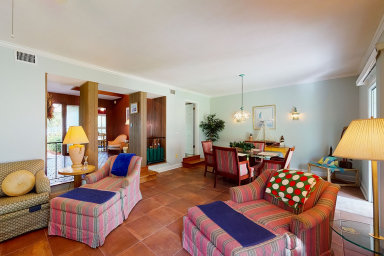 Living area 3, Condo With Central AC, Washer/dryer, Shared Outdoor Pool, & On-site Golf, Glynn