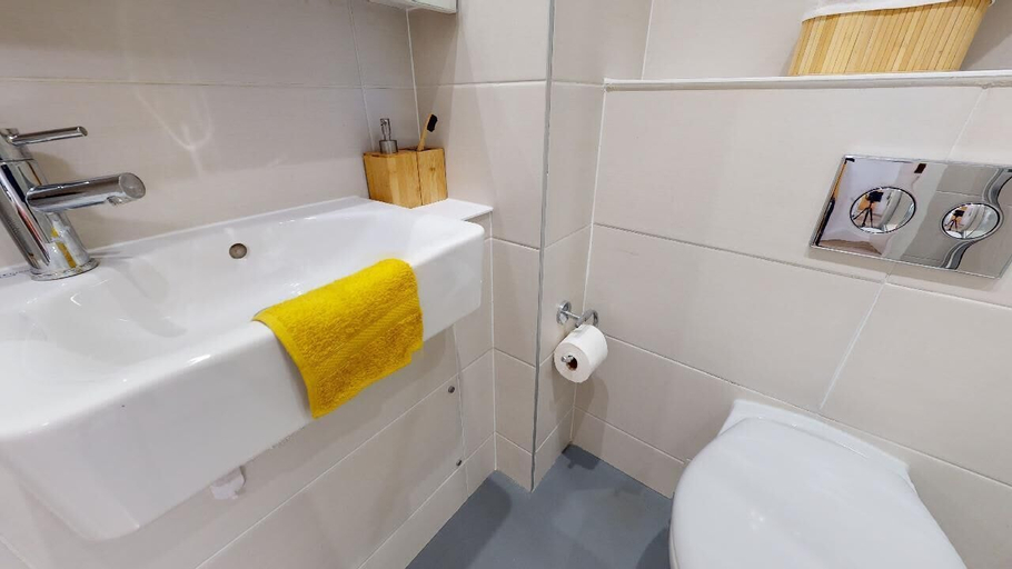 Bathroom 5, Student Only The Pad, Surrey