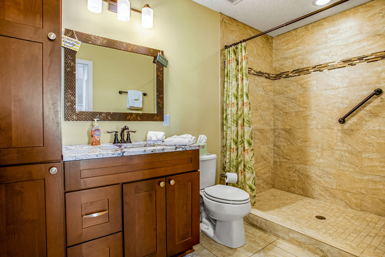 Bathroom 3, Beautiful 3-level Home Steps From the Beach W/wifi, Washer/dryer, & Central AC, Nassau