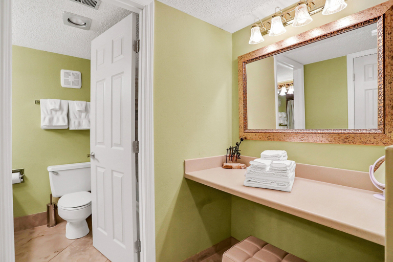 Bathroom 3, Oceanfront Condo With Direct Beach Access, Pool, Balcony, Grilling Area, & AC, Nassau