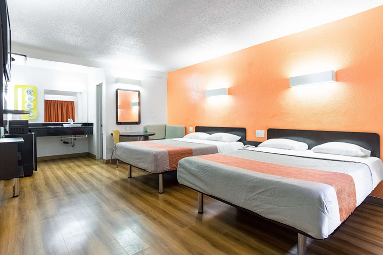 Bedroom 3, Motel 6 Long Beach, CA - International City, Los Angeles