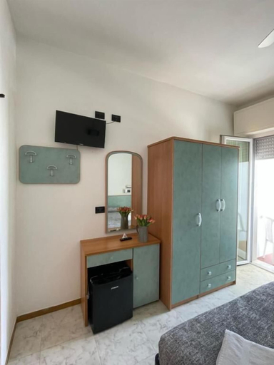 Bedroom 2, Hotel Haway, Rimini