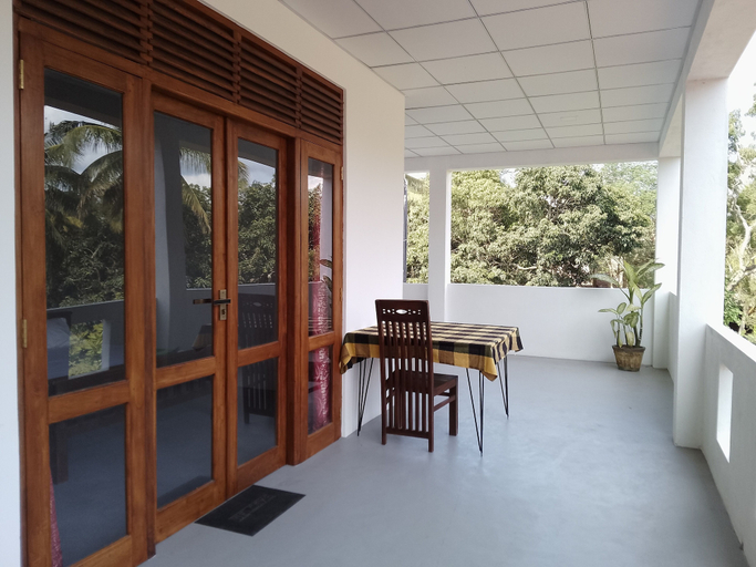 Outdoor dining 3, Wijaya Garden Hotel, N. Palatha East