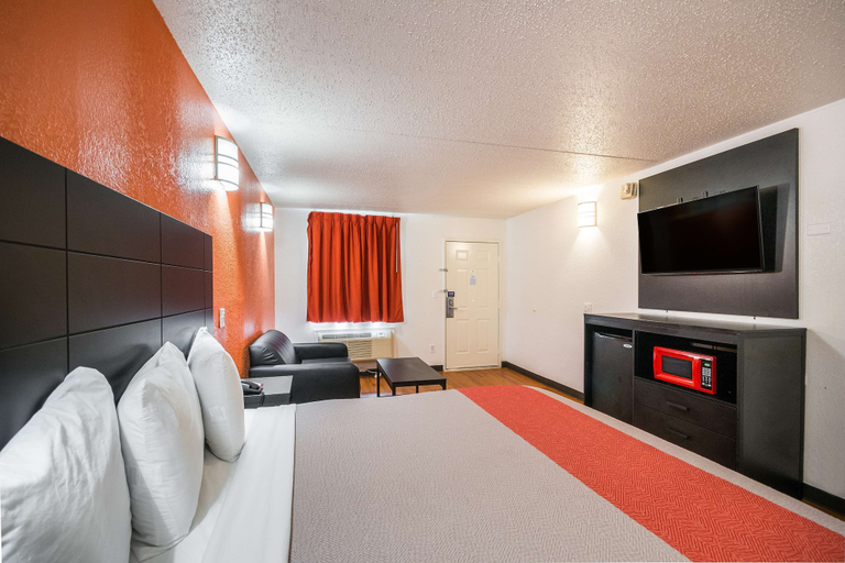 Bedroom 4, Motel 6 Houston, TX - Brookhollow, Houston