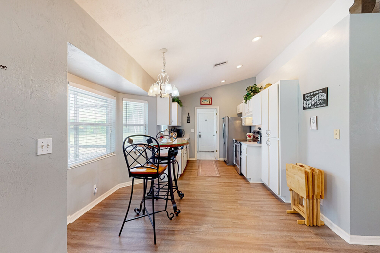 Room 4, Spacious Home With Enclosed Pool, Open Layout, Washer/dryer, Internet, & AC, Flagler